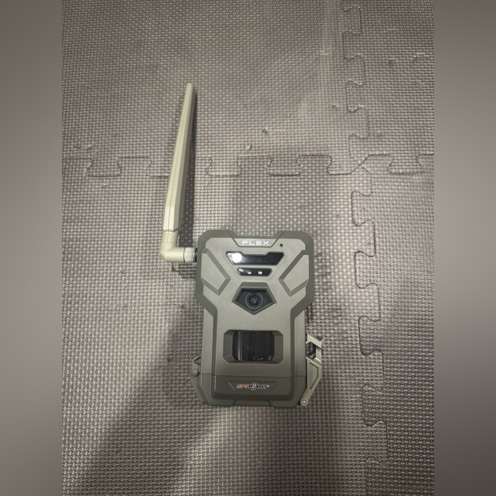 FLEX Spypoint Trail Camera (No SD card)